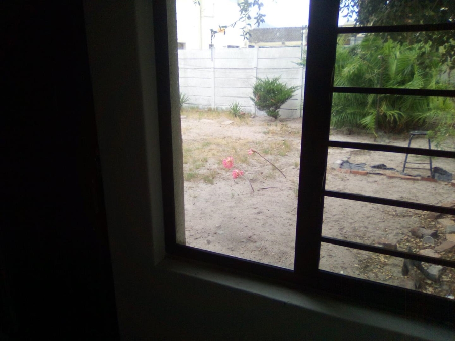 To Let 1 Bedroom Property for Rent in Windermere Western Cape